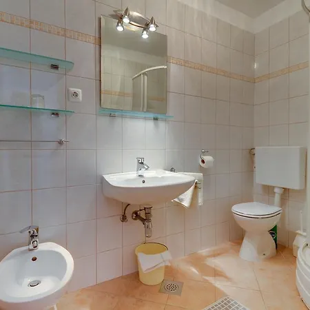 Апартаменты Dorita Мали-Лошинь